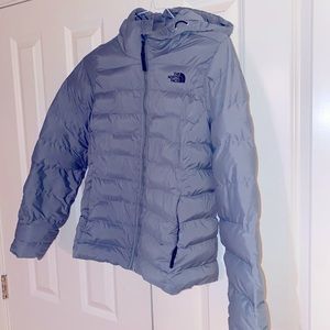 EUC Hooded north face down jacket.  M.  Grey/green